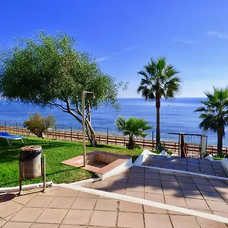 Oceanfront Residency Calahonda Apartament